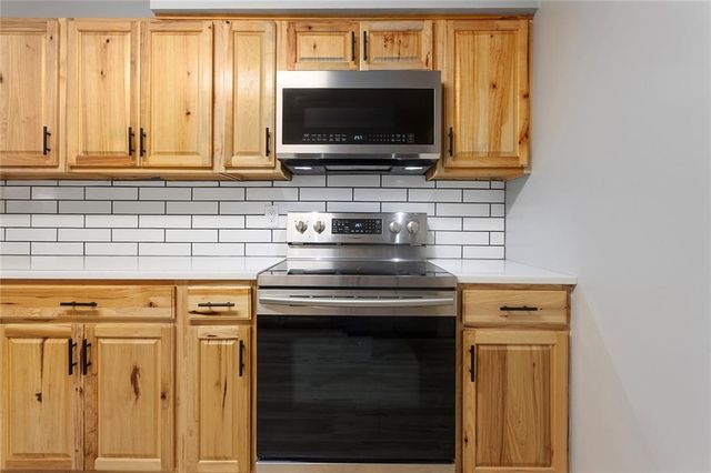 1842 W 27th Terrace, Lawrence, KS 66046