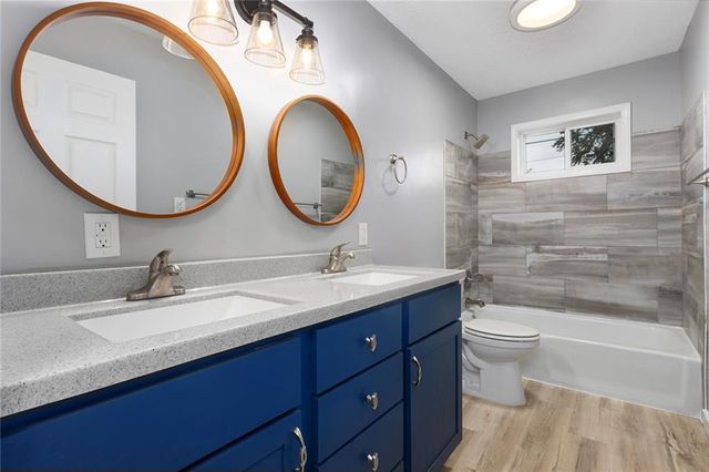 1842 W 27th Terrace, Lawrence, KS 66046