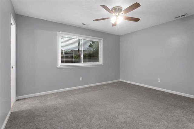 1842 W 27th Terrace, Lawrence, KS 66046