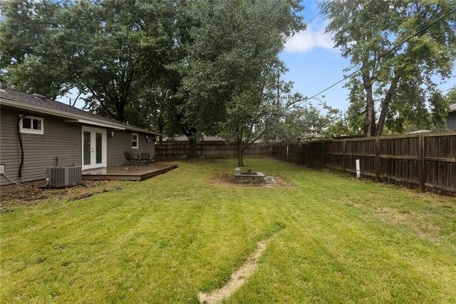 1842 W 27th Terrace, Lawrence, KS 66046