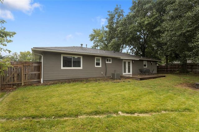 1842 W 27th Terrace, Lawrence, KS 66046