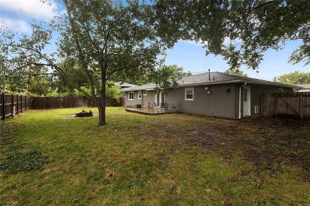 1842 W 27th Terrace, Lawrence, KS 66046