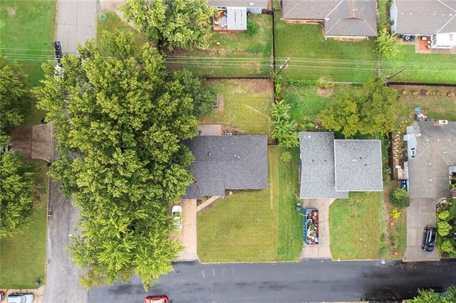 1842 W 27th Terrace, Lawrence, KS 66046