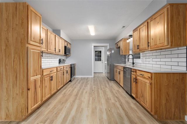 1842 W 27th Terrace, Lawrence, KS 66046