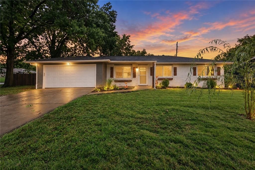 1842 W 27th Terrace, Lawrence, KS 66046