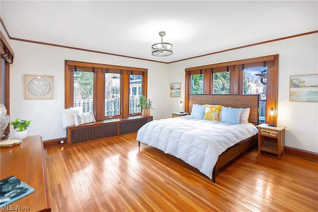 1033 Summit Avenue, Lakewood, OH 44107