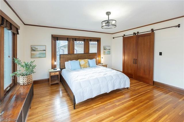 1033 Summit Avenue, Lakewood, OH 44107