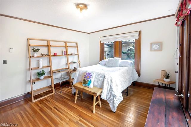 1033 Summit Avenue, Lakewood, OH 44107