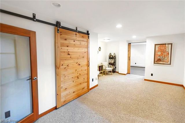 1033 Summit Avenue, Lakewood, OH 44107