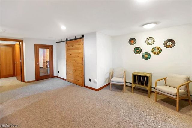 1033 Summit Avenue, Lakewood, OH 44107