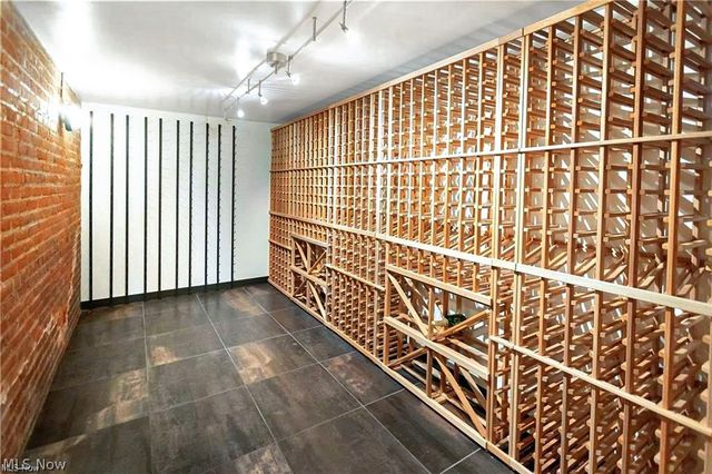 1033 Summit Avenue, Lakewood, OH 44107