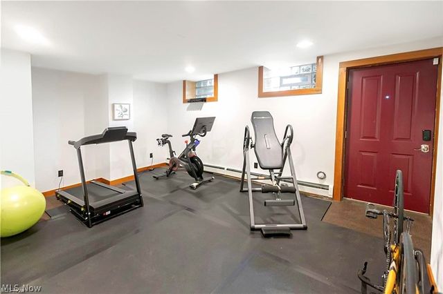 1033 Summit Avenue, Lakewood, OH 44107