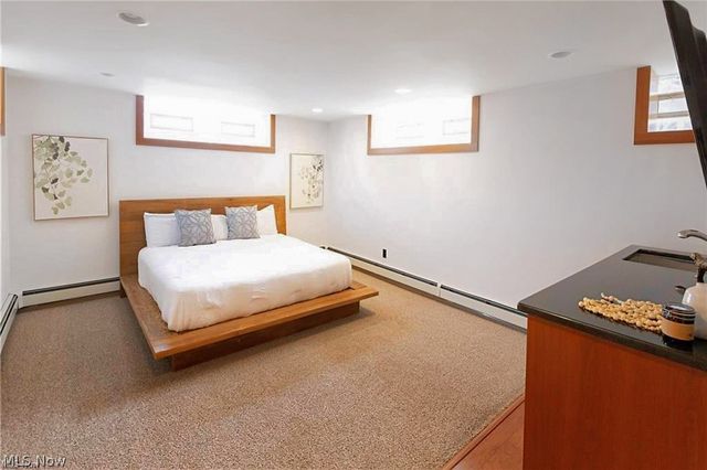 1033 Summit Avenue, Lakewood, OH 44107