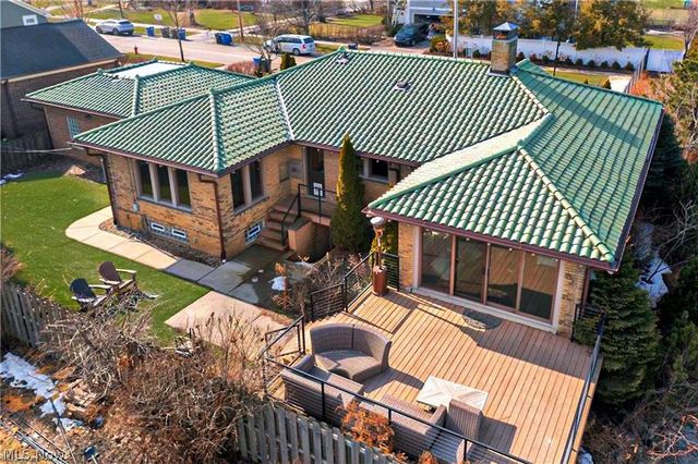 1033 Summit Avenue, Lakewood, OH 44107