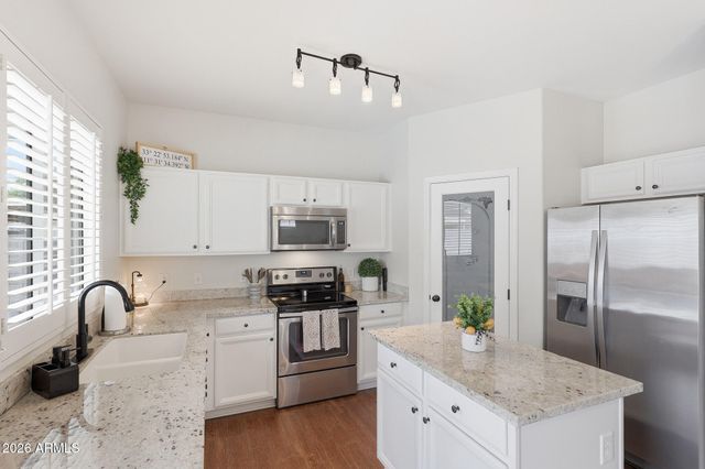 1886 E 37TH Avenue, Apache Junction, AZ 85119