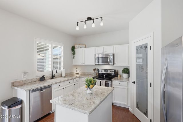 1886 E 37TH Avenue, Apache Junction, AZ 85119