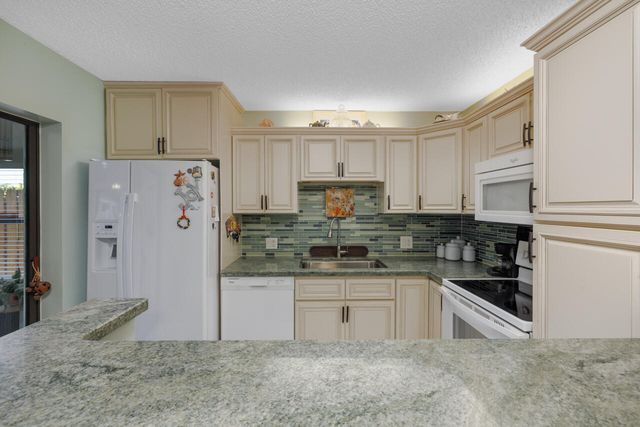6197 SE Riverboat Drive 1008, Stuart, FL 34997