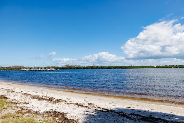 6197 SE Riverboat Drive 1008, Stuart, FL 34997