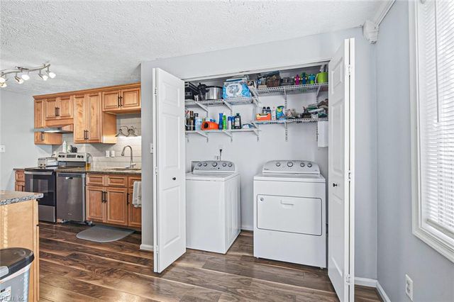 212 Anne DR, Newport News, VA 23601