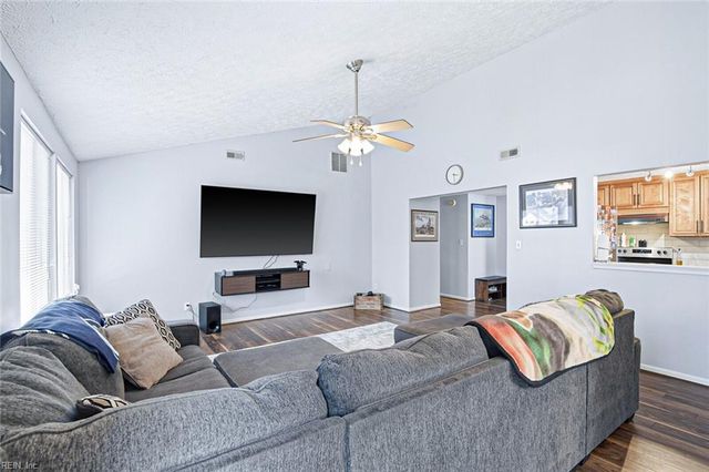 212 Anne DR, Newport News, VA 23601