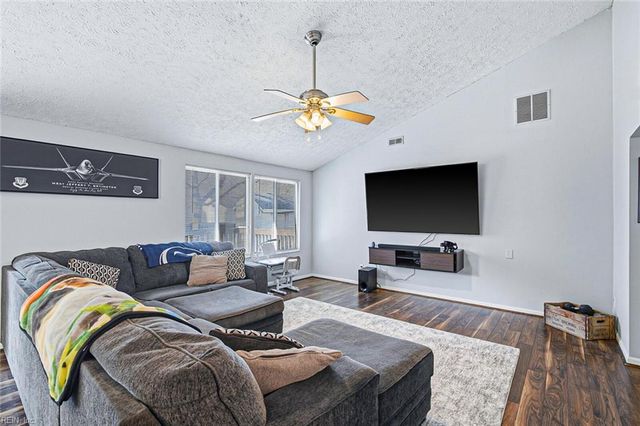 212 Anne DR, Newport News, VA 23601