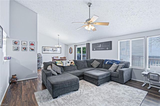 212 Anne DR, Newport News, VA 23601