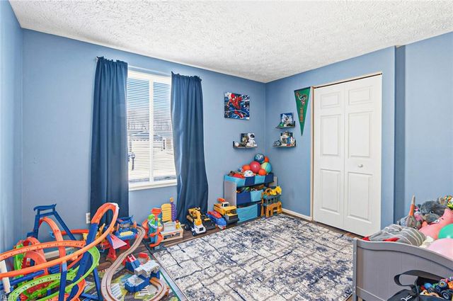 212 Anne DR, Newport News, VA 23601