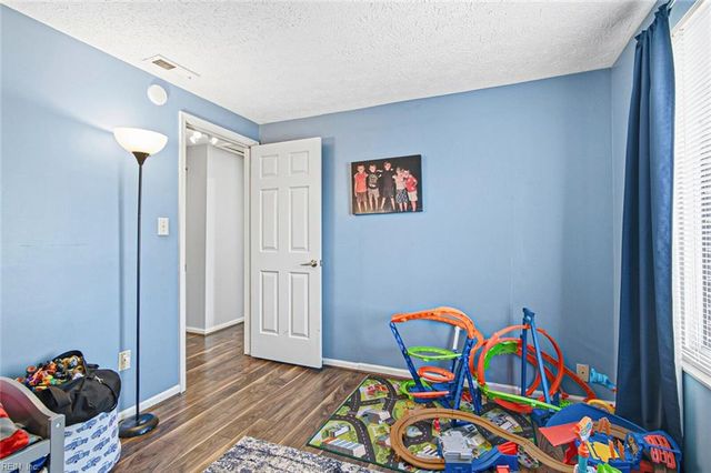 212 Anne DR, Newport News, VA 23601