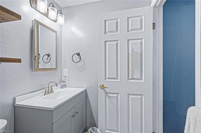 212 Anne DR, Newport News, VA 23601