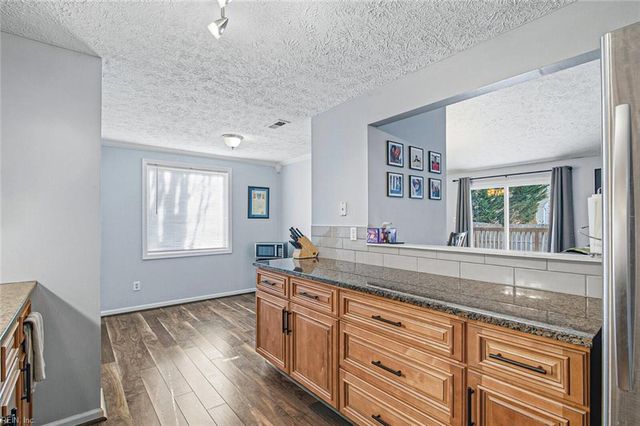 212 Anne DR, Newport News, VA 23601