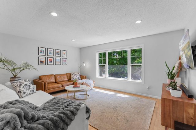 1736 3rd Street NE, Minneapolis, MN 55413