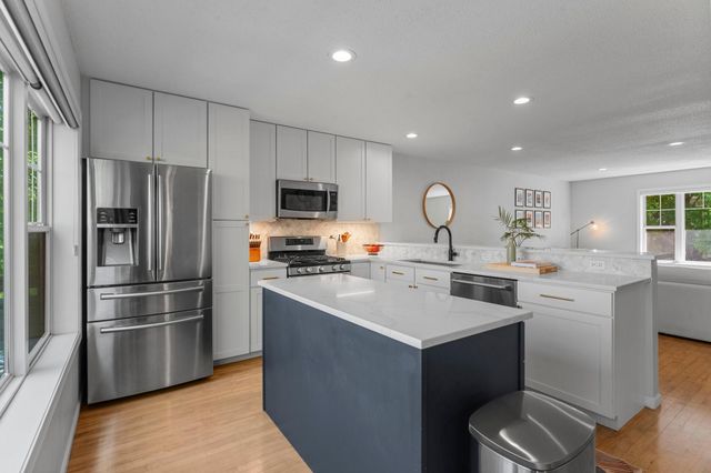1736 3rd Street NE, Minneapolis, MN 55413