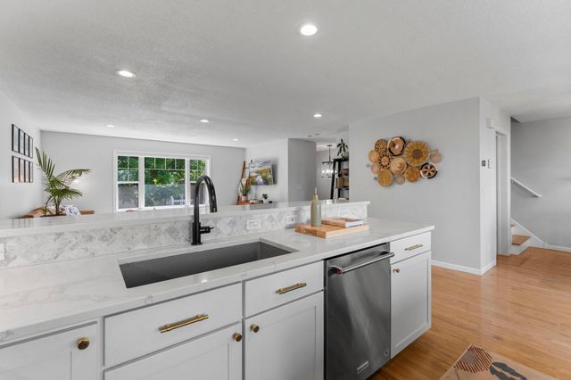 1736 3rd Street NE, Minneapolis, MN 55413