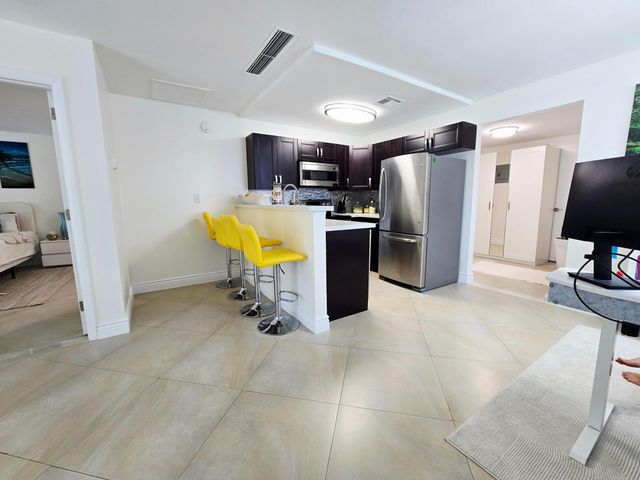 3212 NE 12th Street 201, Pompano Beach, FL 33062