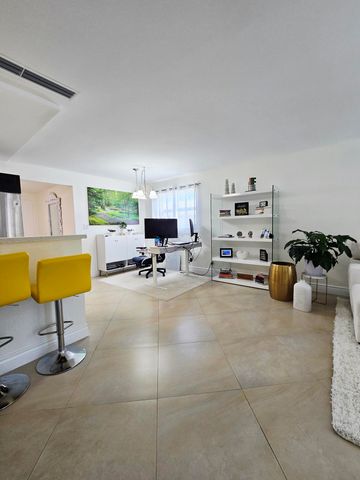 3212 NE 12th Street 201, Pompano Beach, FL 33062