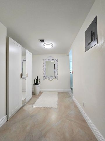 3212 NE 12th Street 201, Pompano Beach, FL 33062