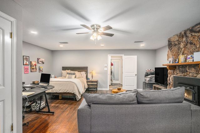 4151 Oakcrest Lane, Fort Worth, TX 76126