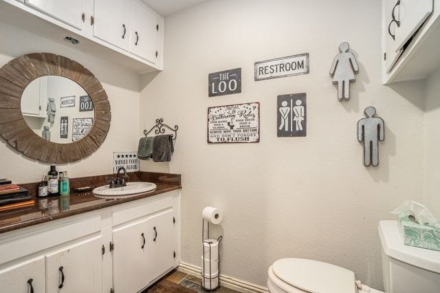 4151 Oakcrest Lane, Fort Worth, TX 76126