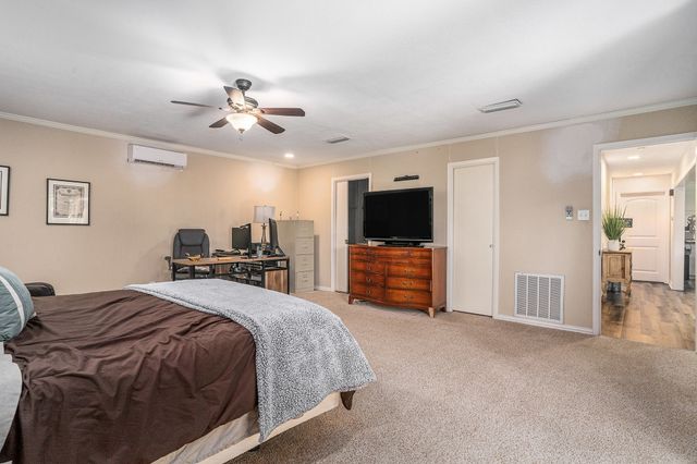 4151 Oakcrest Lane, Fort Worth, TX 76126