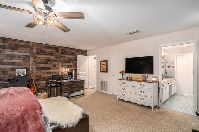 4151 Oakcrest Lane, Fort Worth, TX 76126