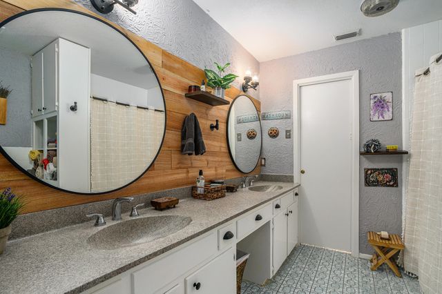 4151 Oakcrest Lane, Fort Worth, TX 76126
