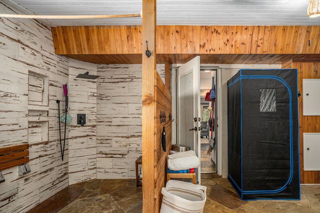 4151 Oakcrest Lane, Fort Worth, TX 76126