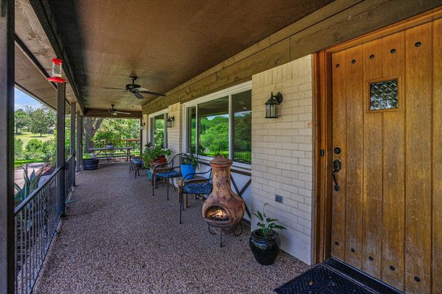 4151 Oakcrest Lane, Fort Worth, TX 76126