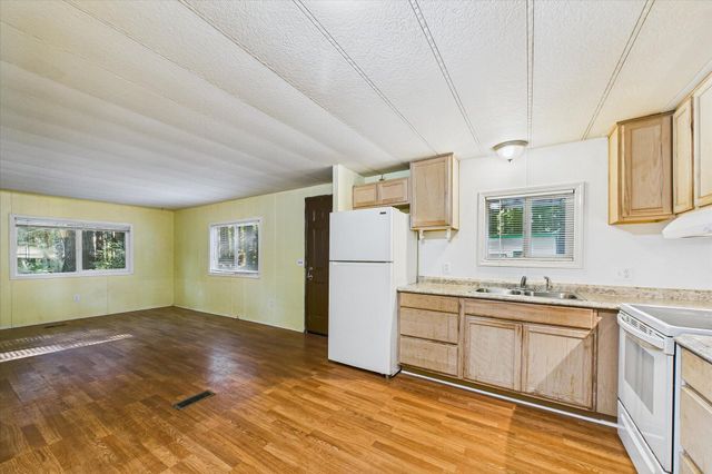 1700 Ferndale Lane, Crescent City, CA 95531