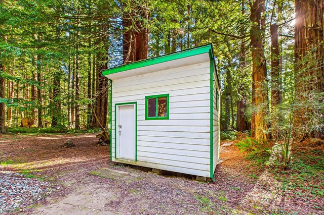 1700 Ferndale Lane, Crescent City, CA 95531