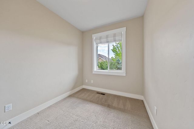 61048 SE Stari Most Loop, Bend, OR 97702