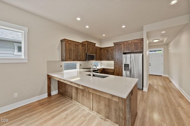 61048 SE Stari Most Loop, Bend, OR 97702