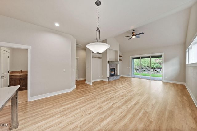 61048 SE Stari Most Loop, Bend, OR 97702