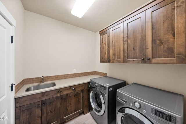 61048 SE Stari Most Loop, Bend, OR 97702