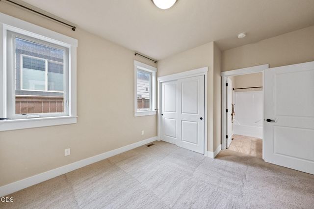 61048 SE Stari Most Loop, Bend, OR 97702